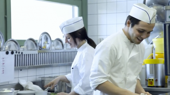 Sinnvoll sozial - Zusammen mit anderen jungen Menschen